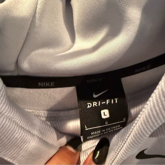 Nike Dri Fit men's hoodie - Picture 5 of 6